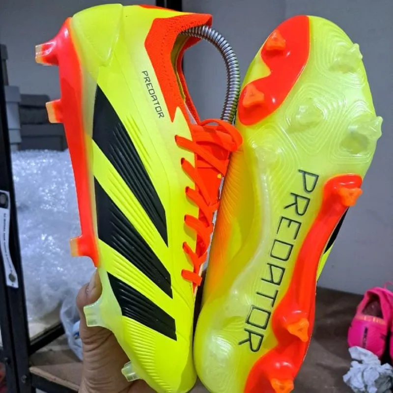 Adidas predator view 2