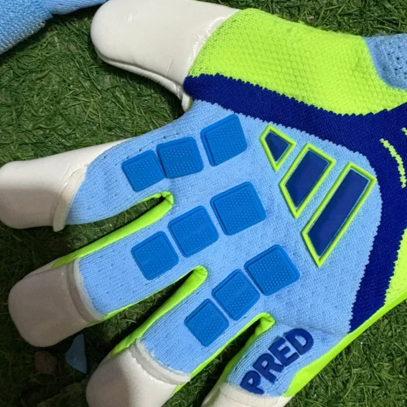 Adidas predator pro goalkeeper galves view 4