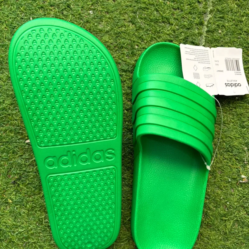 Adidas sliper view 3