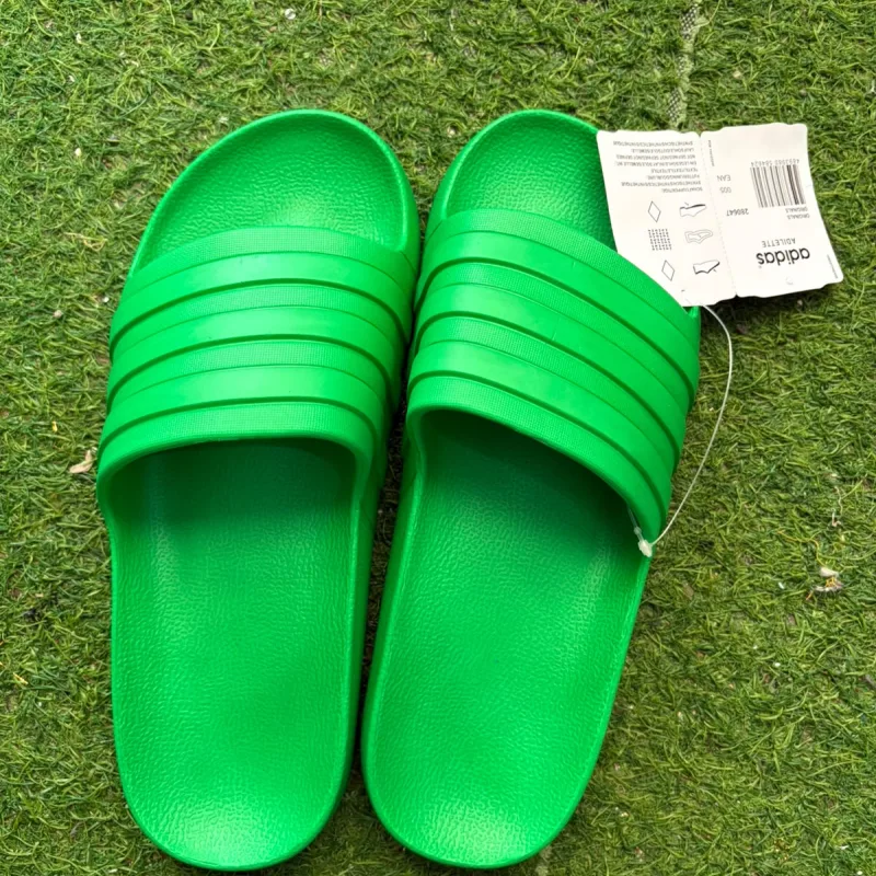 Adidas sliper view 4