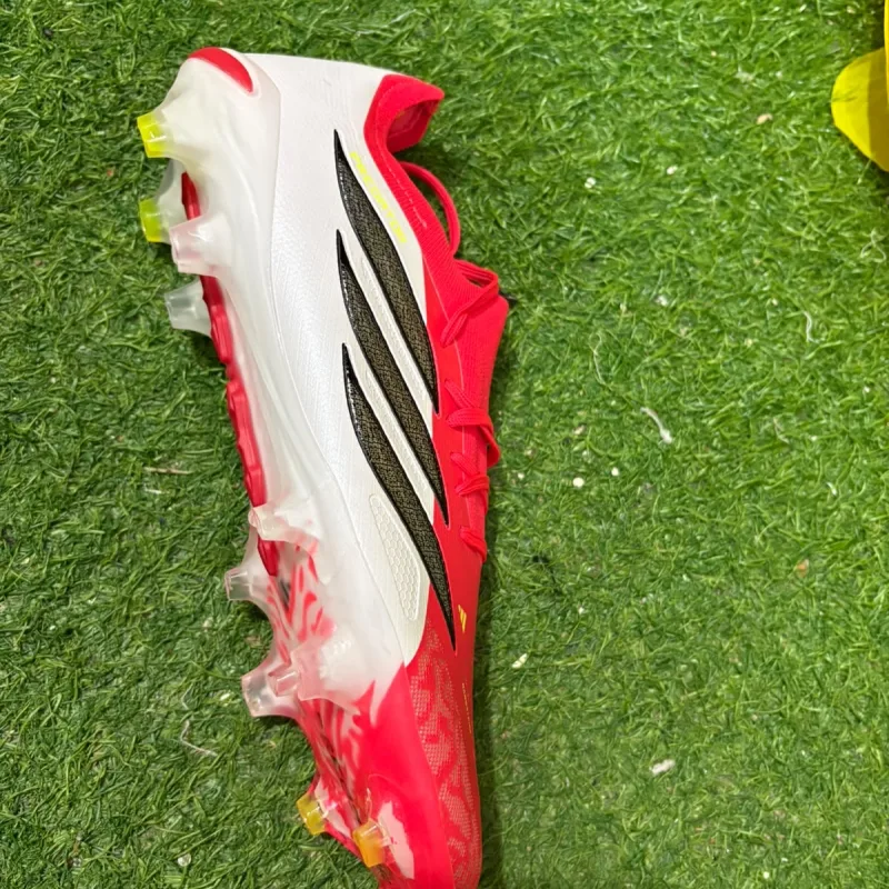 Adidas predator view 2