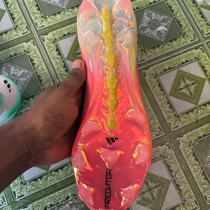 ADIDAS PREDATOR LACELESS FIRM Ground football boot view 5